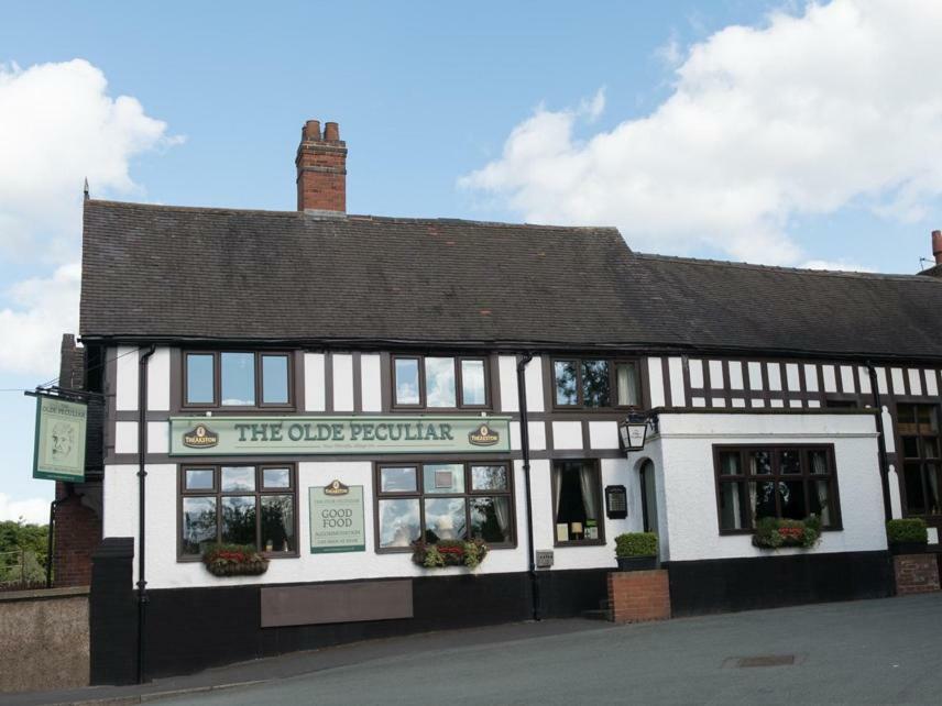 Hotel The Olde Peculiar Rugeley Exteriér fotografie